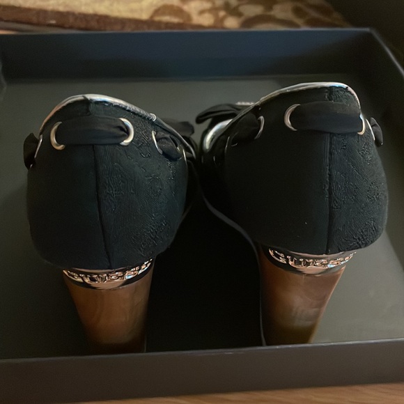 GUESS BRAND! WEDGES WITH BOW! Mint condition! - Picture 10 of 10